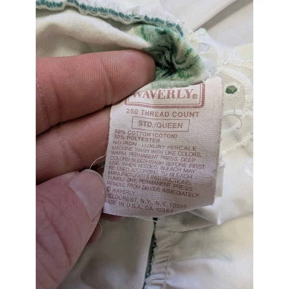 Waverly Garden Room Pretty Pansy Standard Pillowcase Eyelet Ruffles USA Set 2